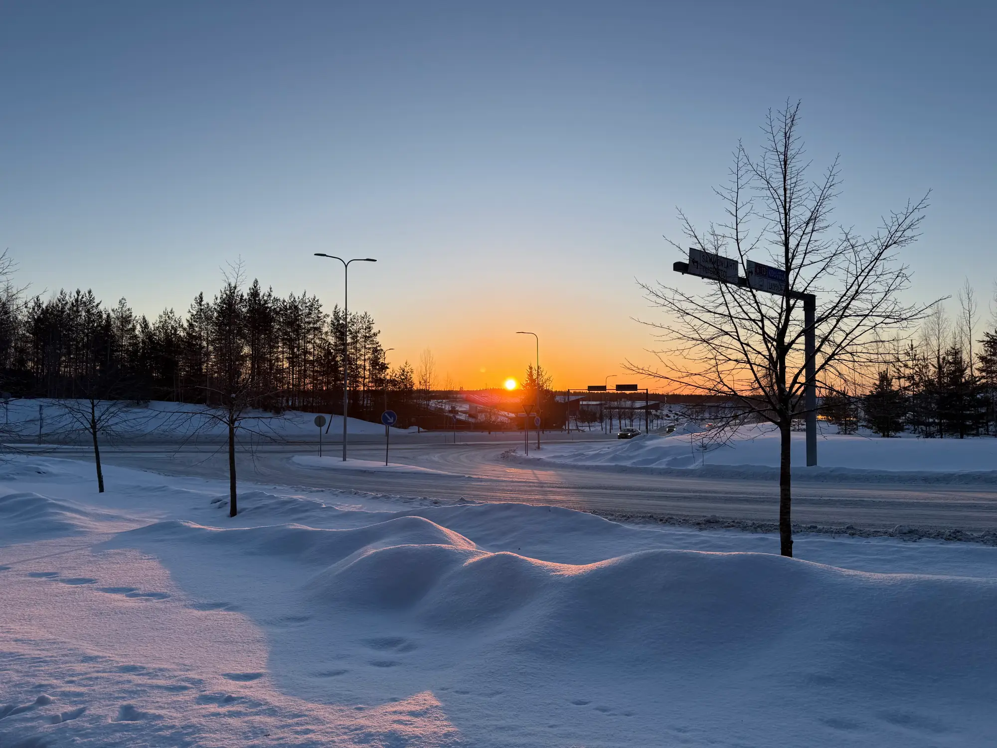 Aamuaurinko helmikuussa Lappeenrannassa - Balls to the Wall blogi